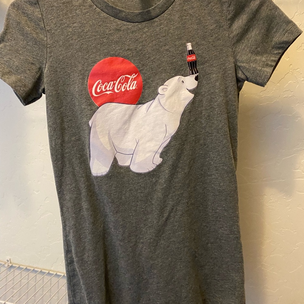 Women T-Shirt Size Small Grey with Coca-Cola bear and logo